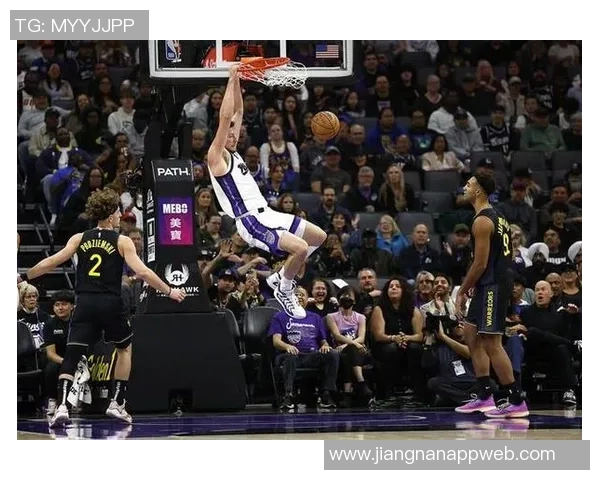 尤班克斯高效得分却难挡约基奇单打表现球队防守亟待提升 尤班克斯高效得分却难挡约基奇单打表现球队防守亟待提升