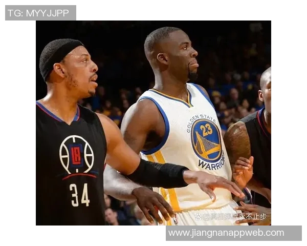 温情瞬间斯潘塞兄弟对决引发勇士灰熊球员教练球迷共鸣欢笑 温情瞬间斯潘塞兄弟对决引发勇士灰熊球员教练球迷共鸣欢笑