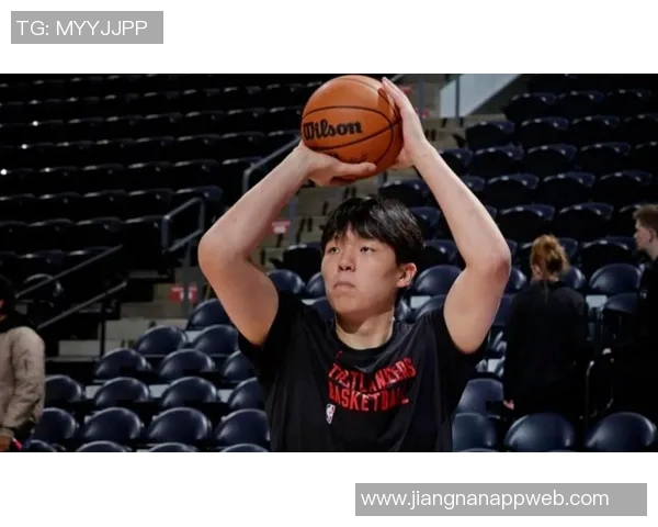 斯普利特称赞克林根防守出色罗威与其配合默契令人印象深刻