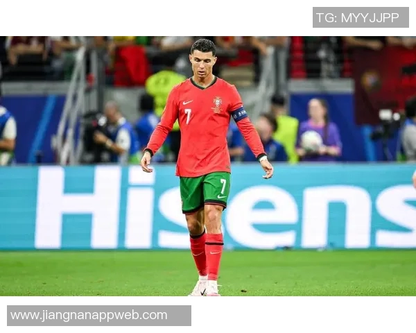 C罗四十岁依然年轻面容整形医生揭秘其可能的多次整形手术经历