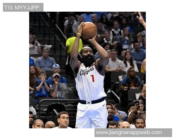 快船第三节发力哈登狂砍14分小卡贡献10分助队净胜11分 快船第三节发力哈登狂砍14分小卡贡献10分助队净胜11分