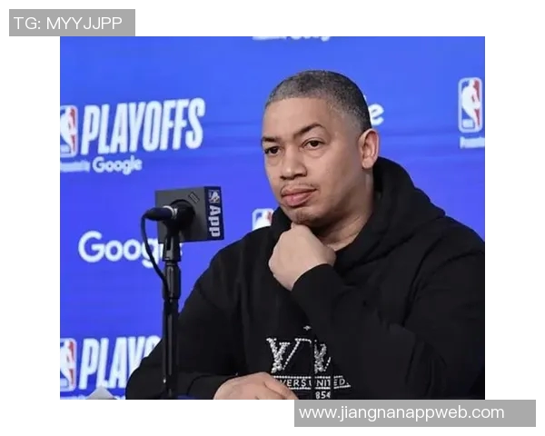 泰伦卢称赞莱昂纳德身体状态良好期待球队能持续保持最佳状态