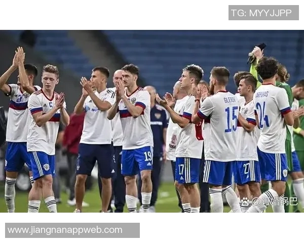 意大利国家队客战爱沙尼亚海报曝光多纳鲁马巴斯托尼小基恩齐亮相